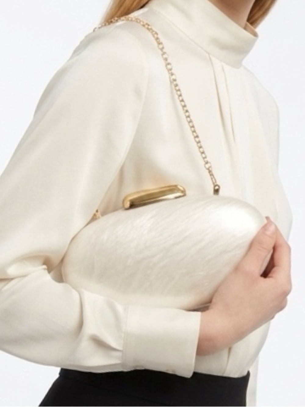 Elegant Pearl White Oval Clutch with Gold Chain